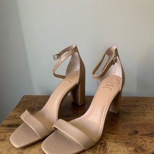 Brand new INC nude heels size 9W